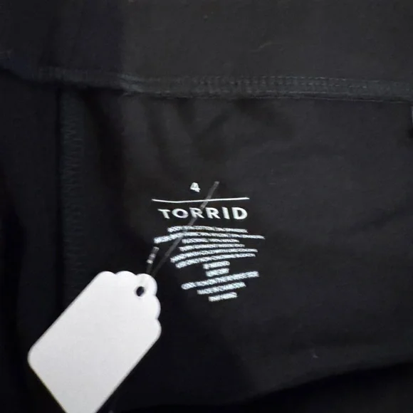Torrid Ghost Capris - Picture 4 of 5